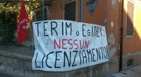 Redazione di Operai Contro, su Falce e Martello (mensile marxista per l’alternativa operaia) è apparso il seguente articolo: ” Terim: ancora una volta è il padrone a cedere! Scritto da Piero Ficiarà (Rsu Terim) Mercoledì 18 Settembre 2013 13:29 Modena – Ieri pomeriggio, 17 settembre 2013, dopo oltre 18 mesi di lotte è stato firmato l’accordo tra il nuovo acquirente di Terim, i sindacati e le istituzioni locali per il rilancio della ditta modenese di cucine. Come sempre rivendicato dai lavoratori e dalla Fiom, l’accordo prevede la salvaguardia dell’occupazione, dell’attività produttiva e la riconversione di uno dei due stabilimenti […]
