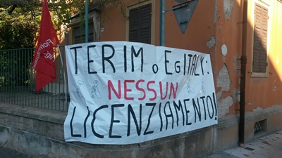 Redazione di Operai Contro, su Falce e Martello (mensile marxista per l’alternativa operaia) è apparso il seguente articolo: ” Terim: ancora una volta è il padrone a cedere! Scritto da Piero Ficiarà (Rsu Terim) Mercoledì 18 Settembre 2013 13:29 Modena – Ieri pomeriggio, 17 settembre 2013, dopo oltre 18 mesi di lotte è stato firmato l’accordo tra il nuovo acquirente di Terim, i sindacati e le istituzioni locali per il rilancio della ditta modenese di cucine. Come sempre rivendicato dai lavoratori e dalla Fiom, l’accordo prevede la salvaguardia dell’occupazione, dell’attività produttiva e la riconversione di uno dei due stabilimenti […]