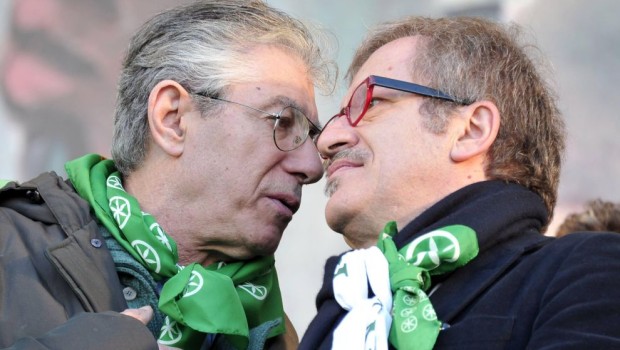 Caro Operai Contro Nell’Alto Mantovano oltre 100 tesserati della Lega Nord hanno restituito la tessera. Quattro sezioni della Lega Nord hanno chiuso i battenti da 10 giorni: Asola, Castiglione delle Stiviere, Goito e Volta Mantovana. A Redondesco, la giunta leghista si è dimessa. Guerra di ricorsi legali fra sezioni, accuse di gabole e scontri fra correnti nella Lega Nord, dettate dai suoi capi nazipadani. Il segretario della Lega Nord di Volta Mantovana, Gianni Anselmi si è dimesso accusando “quel congresso è stato una farsa con verbali contraffatti”. Dopo la disfatta elettorale anche da queste parti, i capi nazipadani ricorrono […]