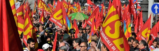 Pubblichiamo questo articolo perche siamo d’accordo con gran parte del contenuto. I sindacati di base, le grandi federazioni sindacali CGIL-CISL-UIL-UGL abbiamo già detto che le loro direzioni rappresentano l’aristocrazia operaia e sono al servizio dei padroni. Hanno bisogno dei padroni perché sono dei venditori della forza-lavoro degli operai. Abbiamo più volte detto che il problema principale oggi è costruire il Partito Operaio. Compito di chi si richiama al partito Operaio e smascherare i sindacalisti che fanno gli interessi dei padroni. Occorre conquistare la maggioranza degli operai alla lotta per la rivoluzione e la dittatura operaia. La redazione di Operai […]