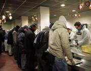 Redazione di Operai Contro, Letta si vanta di aver ottenuto la fiducia dell’assassino Obama. Invece crescono gli affamati in Italia. «Salgono alla cifra record di 4.068.250 i poveri che nel 2013 in Italia sono stati addirittura costretti a chiedere aiuto per il cibo da mangiare, con un aumento del 10% sullo scorso anno e del 47% rispetto al 2010, ovvero ben 1.304.871 persone in più negli ultimi 3 anni». È quanto emerge dal primo drammatico dossier su «Le nuove povertà» nel nostro Paese, presentato dalla Coldiretti al Forum Internazionale dell’Agricoltura e dell’Alimentazione di Cernobbio. Gli italiani indigenti e che […]