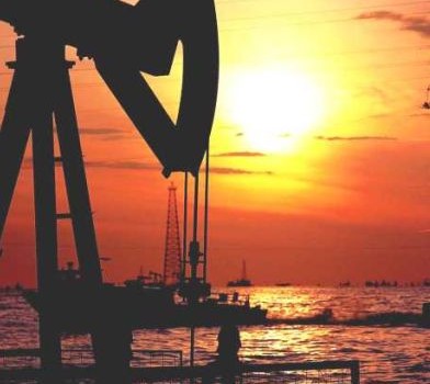 RASSEGNA STAMPA Klaus-Dieter Frankenberger –        È in corso una rivoluzione energetica, la cui importanza per l’economia mondiale e per quella degli Usa non può essere sottovalutata. Gli Usa stanno per superare la Russia come maggior produttore mondiale di petrolio e gas. Negli ultimi 5 anni l’estrazione di petrolio è aumentata del 50%, quella di gas del 30%. –        Nel solo 2013 gli Usa risparmieranno circa $85MD. –        In una generazione gli Usa produrranno circa tutto il loro fabbisogno energetico, mentre nel 2005 la quota di import era ancora il 30% del loro fabbisogno. –        Questo porterà all’indipendenza energetica degli […]