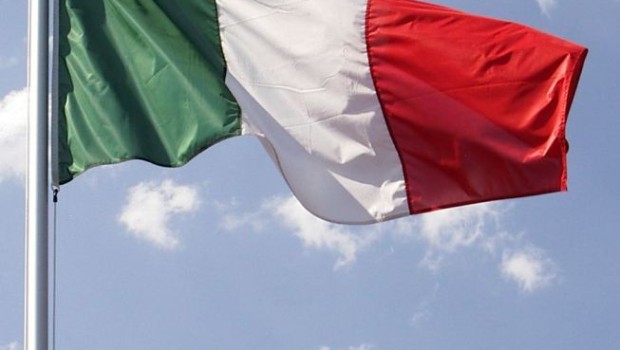 Redazione di operai contro, Il Capo di Stato Maggiore della Marina, ammiraglio Giuseppe De Giorgi, ha trovato la soluzione al problema della disoccupazione italiana. Nei cantieri navali di Castellamare di Stabia, settimana scorsa, ha illustrato le richieste presentate già da un anno al Parlamento affinché “arresti l’emorragia di navi in atto”. “Occorre subito un investimento di 10 miliardi per costruire 25 navi in 10 anni, in velocità, anche perché – ha spiegato l’ ammiraglio De Giorgi – ordinare tutti insieme motori e componenti consentirà di abbattere i costi”. Ai parlamentari ha anche fatto due conti. Si attiverebbero 25mila posti […]