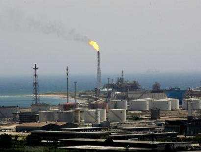 Redazione di operai Contro, l’uccisione degli operai continua senza tregua. BRINDISI – Un operaio è morto poco dopo le 14 in un incidente sul lavoro all’interno del Petrolchimico di Brindisi. Secondo una prima parziale ricostruzione, l’operaio sarebbe rimasto schiacciato da un pullman di linea per il trasporto interno dei dipendenti del Petrolchimico mentre stava eseguendo lavori di riparazione sullo stesso mezzo. POLICORO – La linea jonica delle Ferrovie dello Stato fra Sibari (Cosenza) e Taranto – che attraversa la Basilicata – è bloccata dalle ore 3 della notte scorsa dopo un incidente sul lavoro avvenuto a Policoro (Matera) in […]