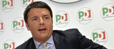 Redazione di Operai Contro, tutti parlano dei fascisti che strumentalizzano la protesta dei Forconi La realtà è che oggi un fascista è il segretario del Pd e le sue proposte di miseria sono osannate come quelle di un piccolo genio. Dopo la proposta di abolire le pensioni di reversibilità, Renzi passa al bastone per i precari. Renzi ha già annunciato che entro un mese sarà pronto il «job act», il testo che dovrebbe rivoluzionare le regole. A lavorarci sono in tanti: Yoram Gutgeld, deputato e spin doctor economico di Renzi; ma anche la responsabile Lavoro Marianna Madia; il responsabile […]