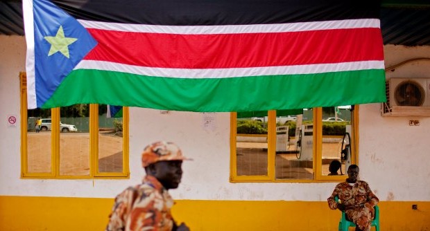 Redazione di Operai Contro, la guerra in Africa si estende. Dopo la primavera nel Nord Africa, il Mali, dopo il Centro Africa, dopo il Sudan, in Somalia la guerra dura da più di 10 anni Forse ho dimenticato di parlare di altre guerre Ma il punto è che ogni volta i vecchi paesi imperialisti si ripresentano come pacificatori e rioccupano i paesi Quasi sempre la guerra è per il controllo delle materie prime Borghesia bianca e borghesia nera sono alleate nello sfruttamento della popolazione. La guerra nasce dai contrasti delle varie fazioni dei padroni Un lettore