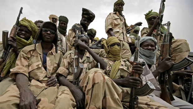 rassegna stampa Gfp     140113 + vari giornali Opera dei geostrateghi  Tesi GFP: La guerra civile in corso in Sudsudan è anche un risultato delle manovre delle potenze occidentali, in particolare Usa, Germania e GB, che appoggiarono e favorirono la secessione del Sud Sudan dal Nord di Khartoum (2011), pur sapendo che la secessione non avrebbe risolto i le sanguinose faide tra le varie fazioni dei ribelli, già in corso negli anni 1990, durante la guerra civile contro il Nord, e spesso più brutali degli scontri contro Khartoum. –        L’appoggio occidentale alla secessione era mirato all’indebolimento del Nord a predominanza […]