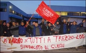 Redazione di Operai Contro, In risposta al silenzio delle cooperative che gestiscono il nuovo magazzino e alle lettere di licenziamento arrivate oggi ai lavoratori di Capriate, dalle 9 di Lunedì mattina blocco totale dei camion alla piattaforma LDD di Trezzo d’Adda LA DETERMINAZIONE NON MANCA, MA LA SOLIDARIETA’ AIUTA, CHIEDIAMO A TUTT* DI SUPPORTARE LA LOTTA AL MAGAZZINO GIALLO DI TREZZO. Questi lavoratori operano da anni come facchini per cooperative di logistica e oggi si ritrovano senza nessuna garanzia occupazionale a fronte dell’apertura di un nuovo magazzino a Trezzo nel quale sono state convogliate le attività che prima si […]