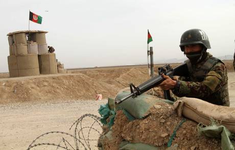 KABUL – In un attacco compiuto da talebani nell’Afghanistan orientale sono stati uccisi 20 soldati afghani, mentre altri sette sono stati catturati. I talebani hanno rivendicato con un comunicato del portavoce Zabihullah Mujahid l’attacco avvenuto nella provincia di Kunar, alla frontiera con il Pakistan, contro una postazione dell’esercito afghano. Il portavoce del governatore della provincia Abdol Ghani Mosamem ha detto che e’ stato assaltato una postazione della sicurezza intorno alle 3.00 ora locale nell’area Sher Ghach, nel distretto di Ghaziabad.