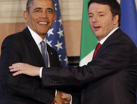 Redazione di Operai Contro, Renzi ha trovato un nuovo sostenitore al Referendum istituzionale : Obama. Il presidente degli USA  ha ancora pochi giorni per occupare la massima poltrona politica degli USA. Obama durante la sua presidenza si è distinto nell’assassinio di civili in tutto il mondo. Obama ha portato alle stelle la statistica dell’uccisione degli afroamericani. Renzi dopo il Si dei padroni e della confindustria incassa il Si di Obama Un lettore