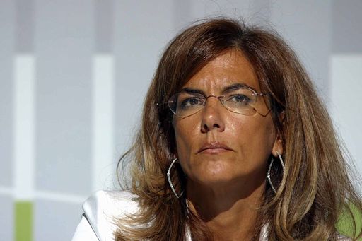 Redazione di Operai Contro, Emma Marcegaglia è una delle donne scelte dal gangster Renzi. Una padrona e figlia di padroni. Non ha ancora finito di mettere gli artigli sulla Presidenza dell’Eni che già il suo gruppo industriale annuncia la chiusura della fabbrica milanese e la cancellazione del futuro per 200 operai.La Marcegaglia Buildtech di Sesto S. Giovanni ha annunciato la chiusura di una fabbrica più che produttiva senza motivi di crisi. Infatti gli operai continuano a produrre anche in questi giorni, con turni massacranti anche notturni, profilati, pannelli, coperture per i tetti con commesse che non mancano di certo. […]