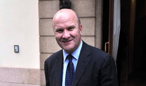 Redazione di Operai Contro, in Italia bisognerebbe riempire le galere di padroni, gangster politici e affiliati alle bande. Expo 2015 è stato l’albero della cuccagna Il direttore Pianificazione e Acquisti di Expo 2015 spa e general manager Constructions del grande progetto milanese, Angelo Paris, è stato arrestato Insieme a Paris sono stati arrestati anche l’ex senatore di Forza Italia Luigi Grillo come intermediario di presunte irregolarità in appalti di Infrastrutture Lombarde, e due protagonisti della prima stagione di Mani Pulite: l’allora segretario amministrativo della dc milanese Gianstefano Frigerio e l’ex funzionario del Pci-Pds Primo Greganti. Una nuova ordinanza di custodia cautelare ha raggiunto ancheAntonio Rognoni, […]