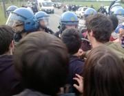 COMUNICATO SINDACALE sulla lotta al Deposito IKEA di Piacenza A protestare davanti ai cancelli del deposito dell’IKEA di Piacenza contro la politica ed i provvedimenti antisindacali della San Martino/Confcooperative oggi non c’era un “numero limitato di soci lavoratori”, come recitava ieri il comunicato della cooperativa, ma la maggioranza di quelli operanti presso l’appalto. La tesi della minoranza facinorosa, esposta dai “signori delle cooperative” cade miseramente dopo 24 ore. Si rafforza, invece, la nostra convinzione che ci fa ritenere che questa iniziativa repressiva sia deliberata ed orchestrata scientificamente per arrivare ad un licenziamento di massa per far fuori il Sindacato […]