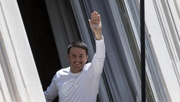 Caro Direttore, Renzi si è già pentito e vuole eliminare il tetto per gli stipendi dei manager della pubblica amministrazione, voluto da Renzi stesso. Così lo stesso governo ha presentato un emendamento, al decreto competitività in via di approvazione al Senato, per abolire il tetto degli stipendi ai manager. Anche questa si è rivelata una delle tante balle sparate da Renzi per prendere voti. Saluti da un lettore