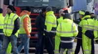 Redazione di Operai Contro, per noi operai continua la cig e i licenziamenti  Presidio dei lavoratori della Reefer Terminal sotto la sede dell’Autorità Portuale in via Gramsci a Savona previsto per martedì prossimo dopo che è ventilata l’ipotesi di un taglio di 60 posti di lavoro. Per 70 dei 168 dipendenti del terminal di Vado resta in vigore, fino alla fine dell’anno, la cassa integrazione a rotazione. Per martedì prossimo all’Autorità portuale è previsto un incontro istituzionale che vedrà partecipare la stessa Authority, la Regione, la Provincia e il Comune di Vado. “Qualche timido segnale di ripresa lo abbiamo […]