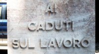 Redazione di Operai Contro, Le morti accertate sul lavoro nel 2013 sono state 660, in ribasso di circa il 21% rispetto all’anno precedente. Lo rileva l’Inail, spiegando che si tratta di un nuovo minimo storico, il livello più basso da quando è iniziata la rilevazione, ovvero dal 1954, ben 59 anni fa. I pasciuti funzionari dell’INAIL non comunicano il grande aumento dei licenziamenti. I pasciuti funzionari dell’INAIL non comunicano l’aumento dei morti per fame I pasciuti funzionari dell’INAIL non comunicano il numero degli operai morti per tumore e ammalatosi sul lavoro Sul fronte malattie, l’Istituto ha rilevato nel 2013 […]