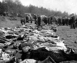 Redazione di Operai Contro, i leccaculo della stampa e della TV ripetono con ossessione che i criminali israeliani sono pronti alla tregua, ma che i palestinesi di Gaza non l’accettano. I palestinesi di Gaza fanno bene a non fidarsi delle tregue e dell’ONU. In Bosnia più di 8 mila mussulmani furono massacrati grazie ai caschi blu dell’ONU. Il 18 Settembre 1982 i miliziani falangisti del libano, in accordo con i i criminali d’Israele, massacrarono oltre 3500 palestinesi nei campi di Sabra e Shatila Dal 1945, con il consenso e l’appoggio dell’occidente, i criminali d’Israele si sono impadroniti delle terre […]