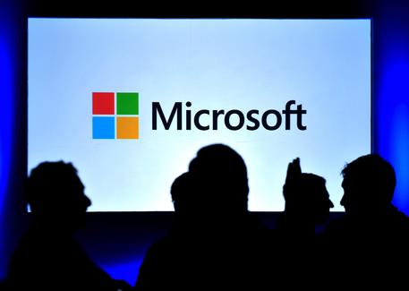 Microsoft taglia 18.000 posti di lavoro. Lo afferma Microsoft in una nota. La riduzione rappresenta il 14% della forza lavoro e sara’ realizzata entro un anno. Si tratta della maggiore ondata di tagli della storia dell’azienda di Redmond.