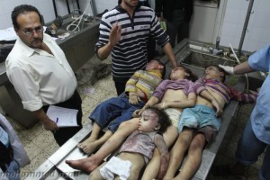 Rafah, il confine chiuso con l’Egitto sta affamando la popolazione di Gaza Rafah è la città di confine tra la Striscia di Gaza e l’Egitto. Venne divisa da un muro nel 1978 dal presidente Sadat. Metà della popolazione divenne egiziana, l’altra metà palestinese. Le famiglie sono però le stesse e il legame tra le due parti della città ha reso possibile la costruzione dei tunnel che dal 2007 alimentano il mercato nero gazawi. Hamas controllava buona parte dei passaggi sotterranei e imponeva una tassazione su tutti i beni che entravano nella Striscia. Dopo la vittoria del movimento islamista alle […]