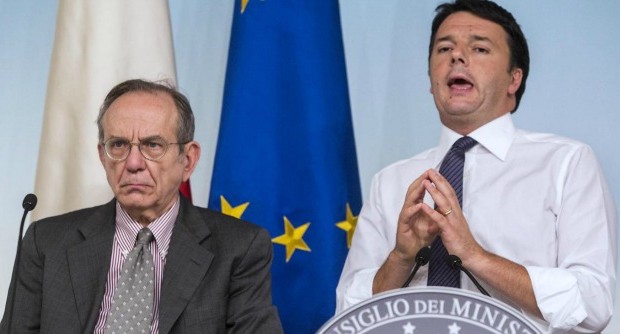 Redazione di Operai contro, Gli imbroglioni sono al lavoro Ci avevano promesso la ripartenza col botto Il botto lo avremo e sarà quello degli imbrogli Il botto lo pagheremo noi operai con altri licenziamenti Il botto lo pagheranno gli statali con un ulteriore blocco della contrattazione Il botto lo pagheranno i pensionati ( la nonna di Renzi non ha bisogno della pensione) Vi invio un articolo del fatto sugli imbrogli Un lettore Pur di garantire la “ripartenza col botto” promessa l’1 agosto agli italiani, Matteo Renzi cambia in corsa il calendario dell’aggiornamento dei conti pubblici. Il nuovo Documento di economia e finanza, […]