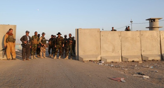 Redazione di Operai Contro, se Attlila e Gengis Kan fossero vivi morirebbero d’invidia L’ISIS massacra tutti. Lo afferma l’ONU L’ONU propone: “E’ necessario un “D-Day umanitario” per i 700.000 profughi in fuga dalle violenze dell’Isis nel nord dell’Iraq, ha detto il rappresentante dell’Unicef nel Paese, Marzio Babille, chiedendo tra l’altro alla comunità internazionale di istituire una zona protetta come quelle realizzate in Bosnia, con truppe sul terreno” Probabilmente il rappresentante dell’ONU ha voglia di scherzare. In Bosnia sotto la vigile protezione dei caschi blu dell’ONU furono massacrati 8000 mussulmani Secondo il delinquente dell’ONU Babille: ” è anche necessario organizzare “un ponte […]