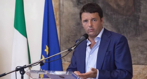 Redazione di Operai Contro, in Italia Renzi parla di riforme Vi invio un articolo del Fatto quotidiano Un lettore La riforma della giustizia di Matteo Renzi dovrebbe arrivare in consiglio dei ministri il 29 agosto, ma c’è un nodo gigantesco che rischia di restare irrisolto: la prescrizione. La macchina giudiziaria italiana è ingolfata anche perché molti imputati che si sanno colpevoli preferiscono puntare al colpo di spugna finale percorrendo tutti i gradi di giudizio, invece di chiudere subito la partita accettando le pene scontate previste dai riti alternativi. Questo vale soprattutto per i colletti bianchi, tanto che l’Unione europea ha più volte chiesto ufficialmente al nostro […]