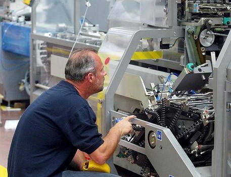 Redazione di Operai Contro, effettivamente avete ragione. Siamo in una crisi mondiale dal 2008 e i borghesi sperano in un miracolo. Questo miracolo è più difficile di quello di Lazzaro. Ritorna in contrazione l’attività manifatturiera in Italia. Il relativo indice Pmi, calcolato da Markit Economics, è sceso ad agosto a 49,8 punti da 51,9 di luglio contro attese per un calo più contenuto a 51 punti. La soglia dei 50 punti fa da spartiacque tra espansione e contrazione del ciclo. Rallenta l’attività manifatturiera nell’eurozona ad agosto. L’indice Pmi, calcolato da Markit Economics, scende a 50,7 punti da 50,8 punti contro […]