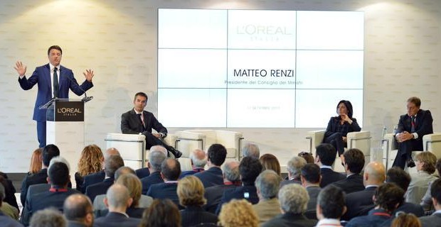 Caro Operai Contro, il governo Renzi ha presentato “il contratto a tempo indeterminato a tutele crescenti in relazione all’anzianità di servizio”. Un modo rovesciato per dire che per i nuovi assunti non verrà più applicato l’art. 18 e altre norme dello Statuto dei lavoratori. Nei primi 3 anni puoi essere licenziato in qualsiasi momento. Cambia solo il periodo di preavviso in base al tipo di lavoro. Va premesso che le cosidette, “tutele” o “diritti”, non sono altro che dei paletti messi in passato, con dure lotte, alla condizione del nostro sfruttamento. Nessuna tutela vera è stata mai messa da […]