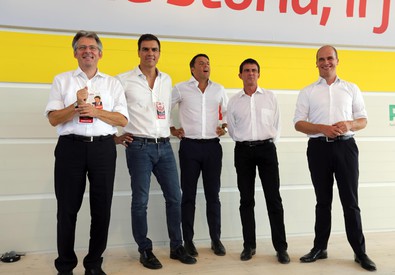 Redazione di Operai Contro, la rappresentazione del gangster Renzi alla festa dell’Unità non poteva che terminare con il patto del tortellino. Renzi si libera dei tecnici. Lui le cazzate le sa dire da solo: “Finora i tecnici ci hanno detto che è finita la luna di miele. A noi ci porta bene ma c’è una parte di esperti del paese, cresciuta all’ombra della prima repubblica incapace per 20 anni di leggere Berlusconi, non ha anticipato la crisi e ora ci spiega che gli 80 euro sono un errore. Ma non accettiamo lezioni“. Renzi ha ragione, gli 80 euro non […]