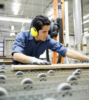 Redazione di Operai Contro, il gangster buffone Renzi parla di ripresa, ma quale ripresa. La crisi economica è sempre più grave La BCE continua a regalare miliardi di euro alle banche inutilmente L’agenzia di rating Standard & Poor’s taglia le stime di crescita del’Eurozona e prevede che l’economia italiana resterà al palo nel 2014, contro il +0,5% previsto a giugno. Al ribasso vengono riviste anche le stime di Francia (a +0,5% da +0,7%) e Olanda (a +0,8% da +1%), mentre restano invariate quelle di Germania (+1,8%), Spagna (+1,3%) e Belgio (+1,1%). “I deludenti risultati del secondo trimestre hanno gettato […]