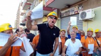 Redazione, il buffone a Palermo per inaugurare l’anno scolastico. Gli edili protestano, i docenti protestano La polizia protegge il buffone Un edile