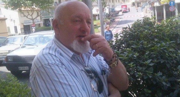 Redazione, Renzi deve molto a suo padre Tiziano Vi invio un articolo Un affezionato lettore Una intera vita imprenditoriale sotto la lente. La Procura di Genova però – come scriveva già il 20 settembre il Fatto Quotidiano – stanno incasellando tassello dopo tassello il percorso che ha portato la Chil Post srl a fallire e Tiziano Renzi, padre del premier, a essere iscritto nel registro degli indagati per bancarotta fraudolenta. Intanto il magazine Panorama negli affari di Renzi senior ha già messo il naso e scrive che “elle dieci società fondate, possedute o amministrate da Tiziano Renzi a partire […]