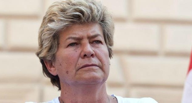 Redazione di Operai Contro, Camusso, Landini, sono dello stesso partito di Renzi Camusso ci invita a partecipare alla processione di Roma “Il vostro coraggio è importante”. Con questo messaggio Susanna Camusso, segretario generale della Cgil, invita tutti gli iscritti a prendere parte alla manifestazione di sabato 25 ottobre, a Roma. Il sindacato prevede 120mila persone a sfilare per le vie della capitale e ha ricordato a chi fosse interessato a unirsi al corteo che è “possibile rivolgersi alla sede più vicina o alla propria categoria per partecipare con i pullman ed i treni messi a disposizione” dalla Cgil. “E’ il […]