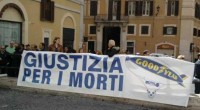 Redazione di Operai Contro, ricordiamo che dopo la lotta contro la chiusura della stabilimento di cisterna da parte dei 500 operai della goodyear , si formò un comitato di operai contro la morte per amianto nella fabbrica. A 14 anni dalla chiusura della fabbrica, si spera e si pensa che nonostante tutto, la direzione goodyear e/ o la casa madre americana dovranno risarcire gli operai morti per amianto , gli operai ammalatisi per mesotelioma e i loro familiari . Infatti in questi giorni e nei mesi seguenti le denunce fatte dai familiari degli operai morti per amianto , hanno […]