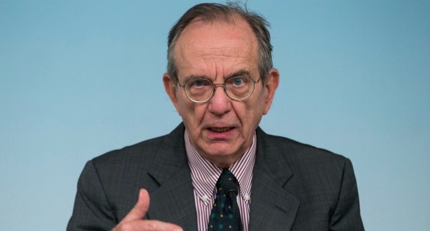 Redazione di Operai Contro, alla fine anche i più ottusi servi dei padroni devono confessare “In termini cumulati la caduta del Pil in Italia è superiore rispetto a quella verificatasi durante la Grande depressione del ’29”. E’ la conclusione a cui è arrivato il ministro dell’Economia, Pier Carlo Padoan, con l’aggiornamento del Documento di economia e finanza. Padoan ha dimenticato di dire che il capitalismo usci dalla crisi del 29 con la seconda guerra mondiale Un lettore