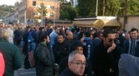 Redazione di Operai Contro, continua il presidio in viale Brin e l’occupazione di palazzo Spada L’ad dell’Ast nella notte è stata protagonista di un blitz al presidio degli operai ai cancelli di viale Brin. L’ ad si è presentata, tra le proteste degli operai che l’hanno accerchiata, ed ha anche tentato di spiegare la crisi dell’azienda ed il perché delle sue iniziative. L’atmosfera si è surriscaldata e l’ad Morselli alla fine è stata intimata dal questore a rientrare in ufficio e l’ha lui stesso accompagnata per allontanarla dal presidio. Questo dopo un giorno difficile coin il nuovo sciopero dei […]