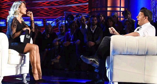 Caro Direttore, 80 euro alle famiglie con figli fino ai 3 anni di età. E’ ciò che ha dichiarato ieri Renzi andando per la terza volta alla stessa trasmissione televisiva. Come il Duce Mussolini Renzi incentiva le nascite per potenziare “l’impero”. Tanti “figli della lupa”, e tanti “balilla” da indottrinare  e preparare a sostegno del nazionalismo e della guerra imperialista dei padroni italiani. Il Duce Mussolini riteneva che “l’impero” italico andasse potenziato con almeno 10 milioni di nascite. Dopo anni con i salari fermi, Renzi con il bonus degli 80 euro, ha dato un altro colpo alla politica salariale […]