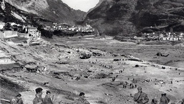 Redazione, i padroni uccidono e non vanno mai in galera In 50 anni migliaia di “disastri”  per il profitto dei padroni Seppelliamo per sempre il capitalismo Un genovese