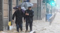 Redazione di Operai Contro, sono tre mesi che ogni volta che piove qualche città è allagata. La liguria sta finendo in mare e appena un mese addietro si faceva la poesia sugli angeli del fango. Non so cosa stia facendo il capo della protezione civile. Il gangster Renzi si è recato al summit mondiale dei gangster in Australia. Lo chiamano G20 non serve a un cazzo,  se non alle mogli dei gangster per farsi una vacanza Occorrer fare come a Carrara Occupare i comuni, obbligare sindaci e giunte  a dimettersi Ti riporto alcune dati di cronaca In operaio di […]