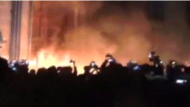 Allego da un commento dal “Fatto quotidiano”. Saluti da un lettore. Chiunque di noi si sia documentato tramite servizi su carta stampata o video ormai sa da anni che il Messico è un paese martoriato da una completa anarchia dove cartelli della droga di varie dimensioni spadroneggiano brutalizzando la popolazione civile sotto gli occhi delle autorità che nel migliore dei casi è impotente e che nel peggiore ne è complice. Politica e criminalità sono così intrecciate che chiamare il Messico uno Stato di diritto è un insulto alla definizione stessa. Noi non siamo arrivati ancora a quei livelli di […]