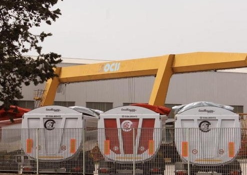 Caro Operai Contro, lo sapevamo, la cazzata più grossa che Renzi ha sparato per giustificare il Jobs act è che serva a sviluppare l’occupazione. Da quel giorno Renzi è costretto a girare alla larga dagli operai, e provocatoriamente tiene i suoi comizi per conto dei padroni, solo in fabbriche rigorosamente blindate. L’ultima doppia provocazione di Renzi è stato l’arrivo sotto scorta rinforzata all’Alcatel di Vimercate (M B), dove è intervenuto a “inaugurare” un ala della fabbrica che ha da poco espulso 600 lavoratori.  Pelo sullo stomaco o disturbi quale natura? Le provocazioni di Renzi non finiscono qui: ora avvalla […]