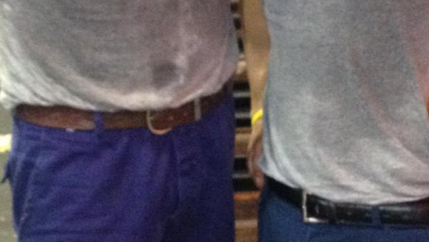 Redazione di operai Contro, la direzione Fiat ha dichiarato nelle segrete stanze coi i loro servi, e poi nei reparti tra gli operai, attraverso i capi-squadra (capetti), che mancano approviggionamenti di componenti “cali improvvisi di componenti” da fornitori (tra cui titan). Per cui ha richiesto per novembre (ma noi in fabbrica sappiamo che hanno in serbo per dicembre altri stop) giorni 2 di permessi individuali a centinaia di operai con il beneplacito dei fetusi di cisl-uil-fismic,    i delegati Fiom non hanno firmato e si oppongono a queste misure unilaterali di Cnh. Gli scioperi sono altamente partecipati e venerdiì ci […]