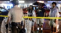 Redazione di Operai Contro, Sale la tensione a Ferguson, negli Stati Uniti. Disordini sono scoppiati nella notte tra manifestanti e poliziotti mentre è imminente il verdetto sulla possibile incriminazione del poliziotto che ad agosto sparò e uccise il 18enne nero Michael Brown. E intanto a New York un altro giovane afroamericano di 28 anni è stato ucciso da un agente I neri e gli ispanici sono i bersagli preferiti dalla feroce polizia USA Tre persone sono state arrestate dopo che la polizia ha caricato i manifestanti che protestavano davanti al quartier generale delle forze dell’ordine. Darren Wilson, il poliziotto […]