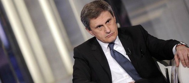Redazione di Operai Contro, una nuova conferma: politici e mafiosi lavorano assieme. Niente paura ci sono politici di tutti i partiti dal Pd a FI Niente paura l’ indagine e il processo saranno lunghissime Niente paura saranno tutti assolti Un lettore La mani mafiose sul Campidoglio. Una immagine che si svela con un’inchiesta della Procura di Roma, battezzata Terra di Mezzo, che porta in carcere 28 persone e ha fatto finire nel registro degli indagati il nome di 37 persone tra cui quello dell’ex sindaco della Capitale, Gianni Alemanno. Che risponde di associazione di stampo mafioso e che ha subito una perquisizione. […]