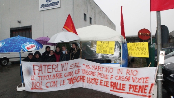 Redazione di Operai Contro, vi invio questo link http://gazzettadireggio.gelocal.it/reggio/cronaca/2014/12/17/news/la-rabbia-dei-lavoratori-contro-paterlini-1.10514726 Un lettore Caro lettore, le storie di operai dello stesso tipo sono migliaia. Abbiamo pubblicato il link La redazione