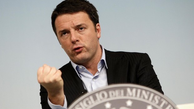 Redazione di Operai Contro, le dichiarazioni di Renzi sono ridicole e mostrano la presunzione di onnipotenza del capo del Pd. Renzi afferma: “Sulla corruzione, avevamo un impegno da mantenere”, un impegno che consiste nel “cambiare le regole del gioco”. E a chi già pensa che sia un compromesso al ribasso, risponde: “Se questo è un compromesso, sono pronto a fare compromessi tutta la vita”. Contro la corruzione “possiamo andare a testa alta”. Renzi aveva un impegno? Non ce lo aveva detto. Come mai se ne ricorda solo oggi? Renzi parla di ” cambiare le regole del gioco”, ma di […]