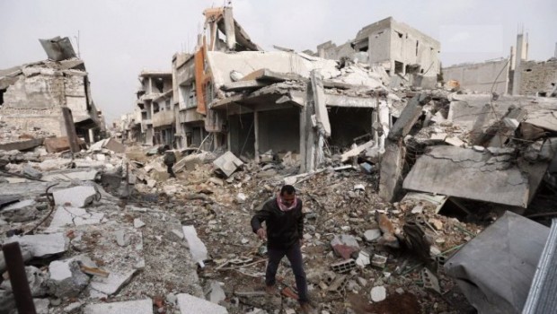 Redazione di OperaiContro, questa è una delle migliaia di fotografia del celebre archivio Novostij. È Stalingrado nel 1942. Anche nel 1943 Stalingrado ha liberato le sue macerie. Ci hanno combattuto “mercenari”  ( cit. ) di quasi ogni Repubblica federata dell’Unione Sovietica. Affossiamo anche questo? Un altro lettore