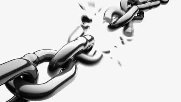 Redazione di Operai Contro, Eugenio Scalfari è peoccupato. “Il valore primario dell’Occidente è la libertà: libertà di espressione, di religione, di movimento migratorio e di comportamenti. Ecco perché per affrontare questa guerra, per rendere quel pulviscolo inoffensivo, il comando centrale si deve necessariamente estendere a questi settori, tra i quali è compreso anche il fondamentale principio di un limite alle provocazioni che possono suscitare reazioni violente e trasformare il pulviscolo terrorista in un vero esercito che combina insieme la tattica del pulviscolo e la strategia centralizzata del reclutamento, della preparazione militare, del finanziamento e della scelta degli obiettivi”. Faccio […]