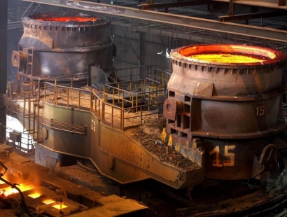 dalla gazzetta del mezzogiorno TARANTO – I valori di Ipa (Idrocarburi policiclici aromatici) cancerogeni rilevati questa mattina da Peacelink con strumentazione simile a quella in dotazione all’Arpa hanno fatto registrare valori dai 210 ai 250 nanogrammi a metro cubo. Lo rende noto il presidente dell’associazione, Alessandro Marescotti, precisando che “sono valori alti di dieci volte rispetto alla media del 2010 nel quartiere Tamburi. Questi valori sono stati misurati a 5 chilometri dall’Ilva nella zona Bestat. Ciò si è verificato con situazione meteo particolare caratterizzata da venti deboli variabili che hanno fatto ristagnare sulla città gli inquinanti”. Peacelink chiede all’Arpa […]