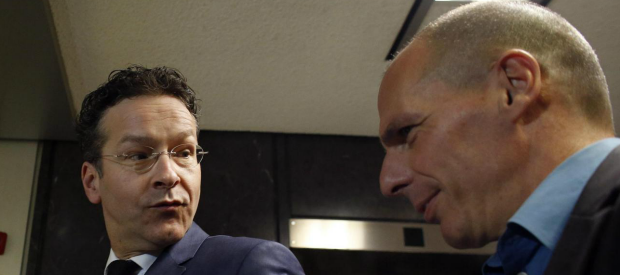 Redazione, gli operai greci devono armarsi. I padroni greci cercano l’aiuto della Troika ( Bce, Ue e Fmi ) per poter riprendere la direzione del governo in difesa del loro potere. Non è la prima volta che in Grecia vengono organizzati colpi di stato. un operaio greco dal fatto quotidiano Gelo – come previsto – tra il nuovo governo e i vertici europei nel giorno della visita ufficiale ad Atene del presidente dell’Eurogruppo Jeroen Dijsselbloem. L’esecutivo di Alexis Tsipras non riconosce la troika come legittimo interlocutore nei negoziati sul programma di salvataggio della Grecia, ha detto il ministro delle Finanze Yanis Varoufakis: “Non abbiamo intenzione di […]